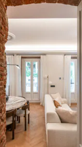 1 SALON 16