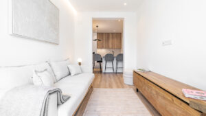 1 SALON 4