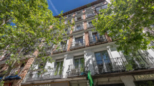 8 FACHADA 1